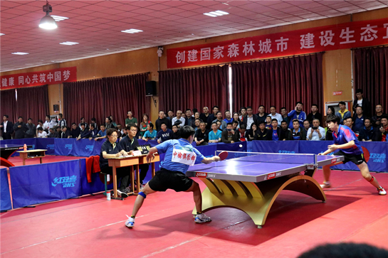 也表明他对 也表明他对